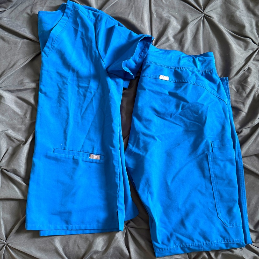 Figs Blue Three-Pocket Scrub Top